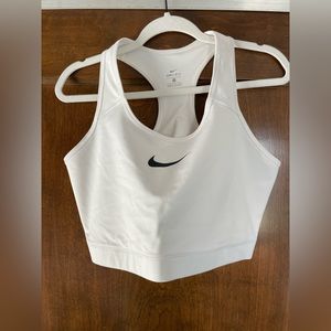 Nike Women’s white dri-fit sports bra size 2x